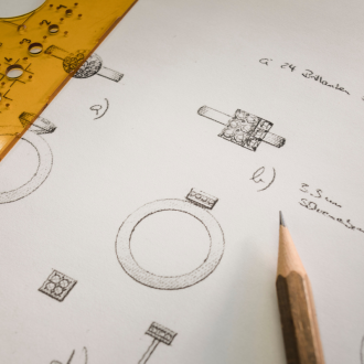 JuwelierMichels Schmuckanferitung 800x800px persönlichesStück